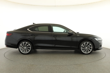 Škoda Superb - 2024