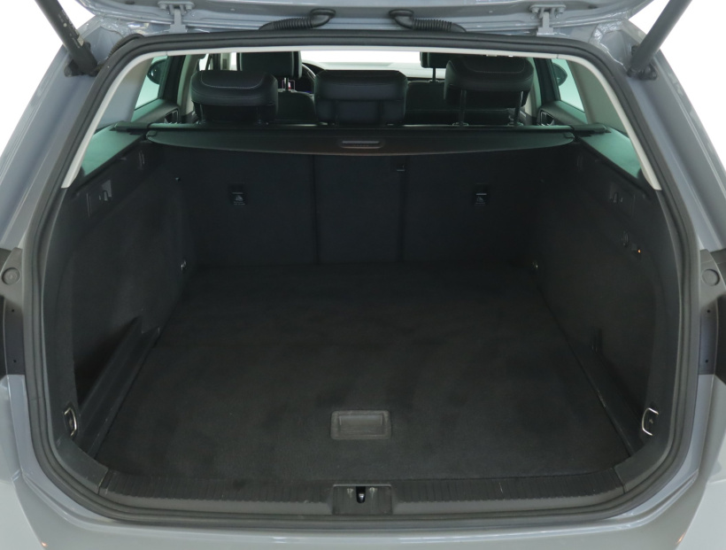Volkswagen Passat, 2022