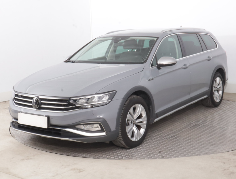 Volkswagen Passat, 2022