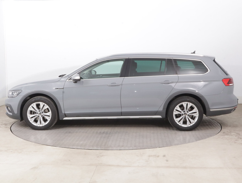 Volkswagen Passat, 2022