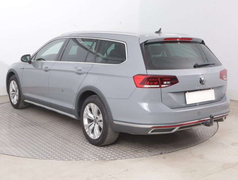 Volkswagen Passat, 2022