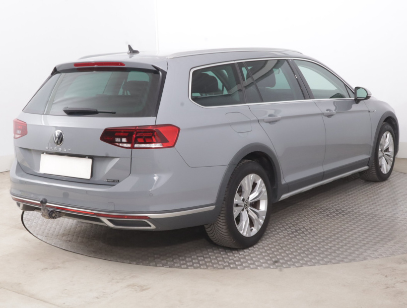 Volkswagen Passat, 2022