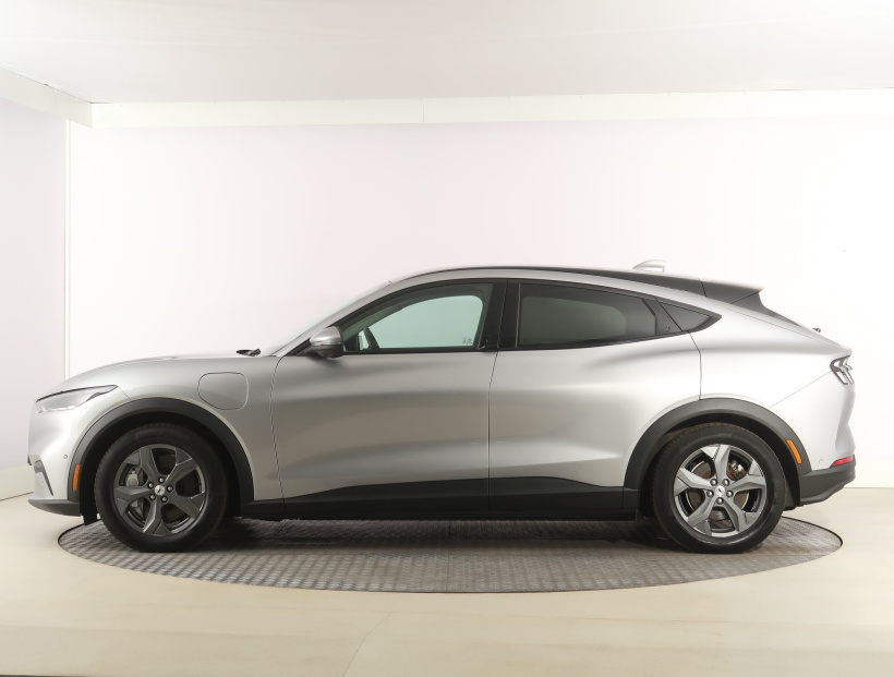 Ford Mustang Mach-E, 2021