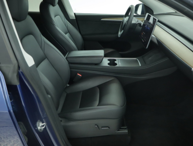 Tesla Model Y - 2023