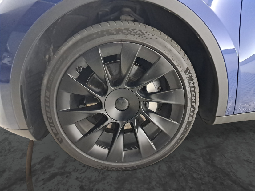 Tesla Model Y, 2023
