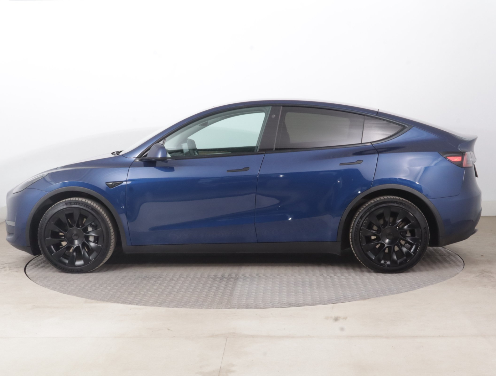 Tesla Model Y - 2023