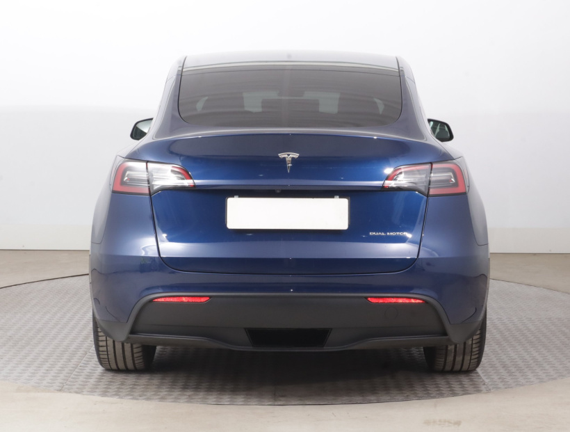 Tesla Model Y, 2023