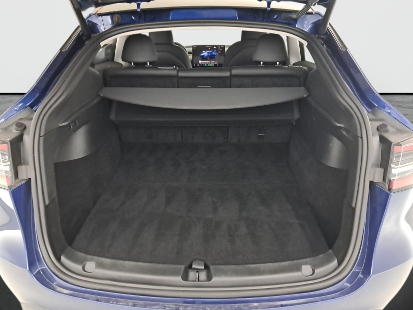 Tesla Model Y, 2023