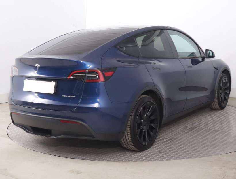 Tesla Model Y, 2023