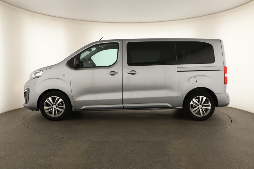 Peugeot Traveller, 2022