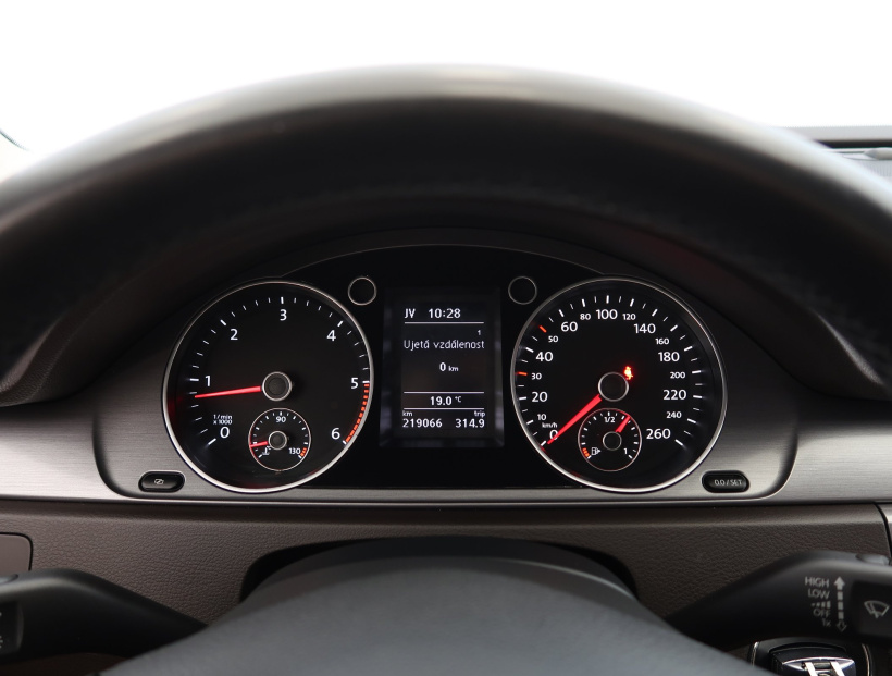 Volkswagen Passat, 2011