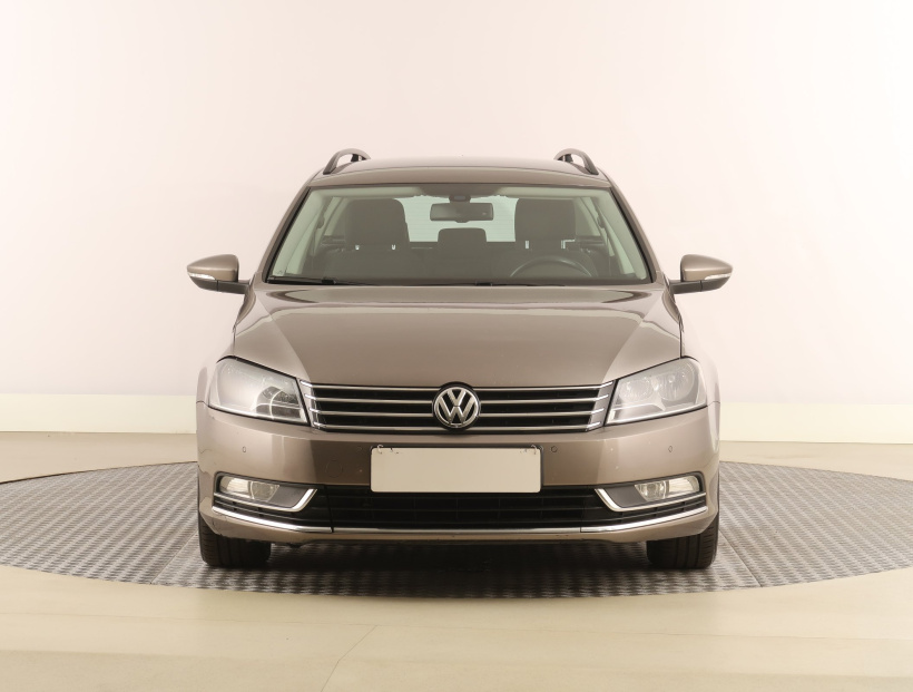 Volkswagen Passat, 2011