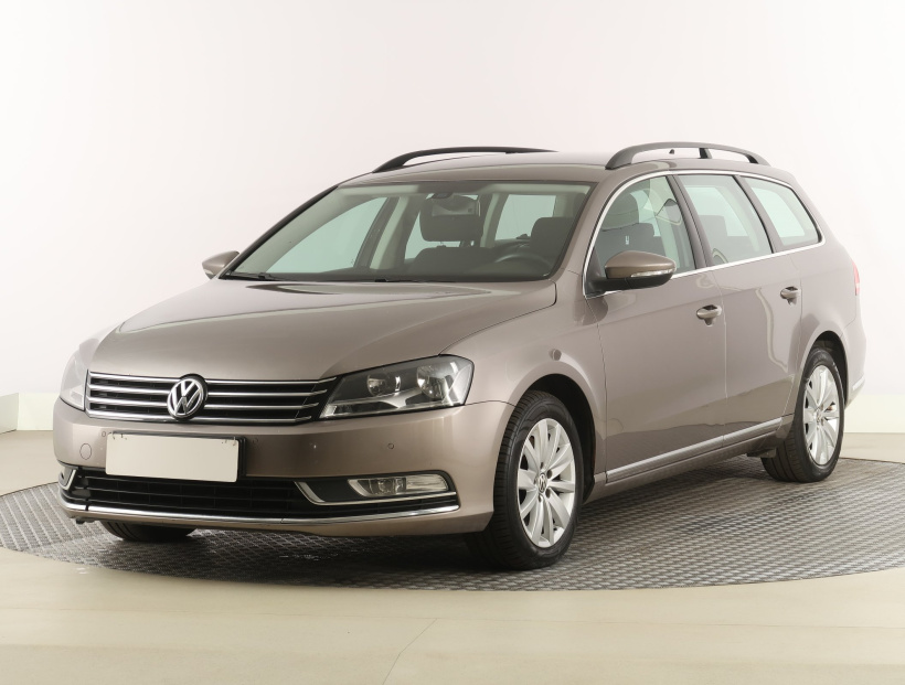 Volkswagen Passat, 2011