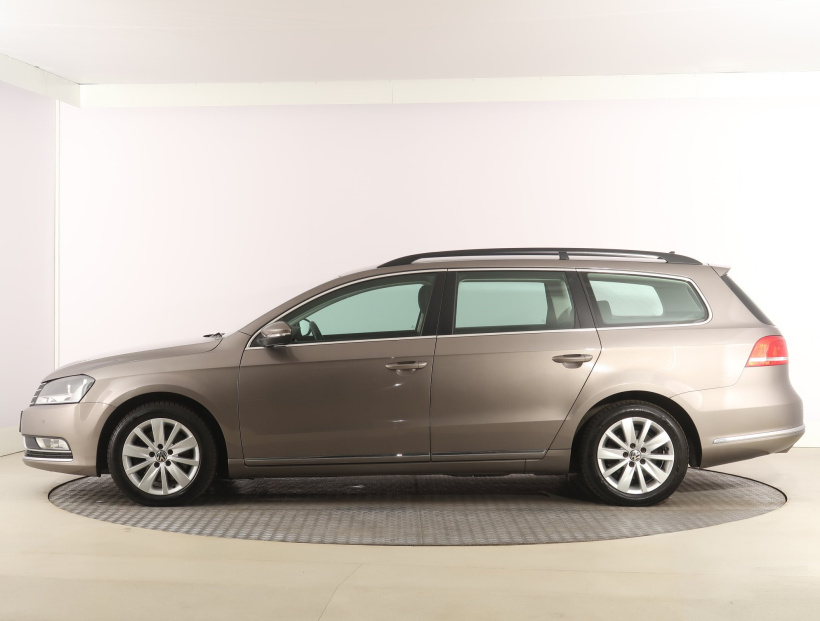 Volkswagen Passat, 2011