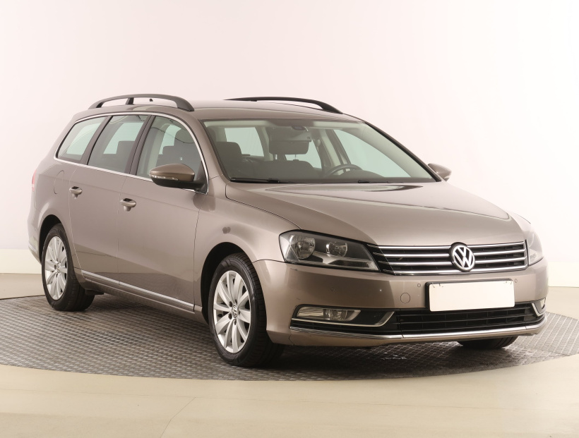 Volkswagen Passat, 2011