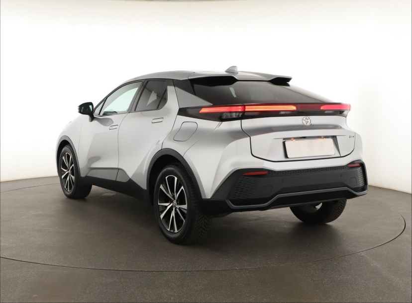 Toyota C-HR, 2024