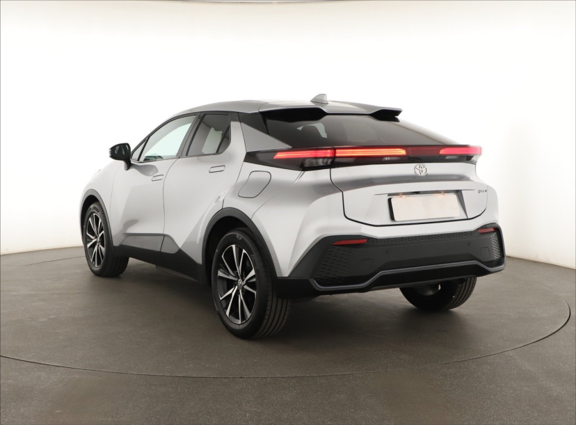 Toyota C-HR, 2025