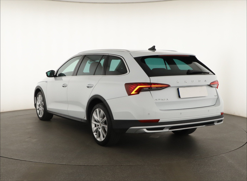 Škoda Octavia Scout, 2022
