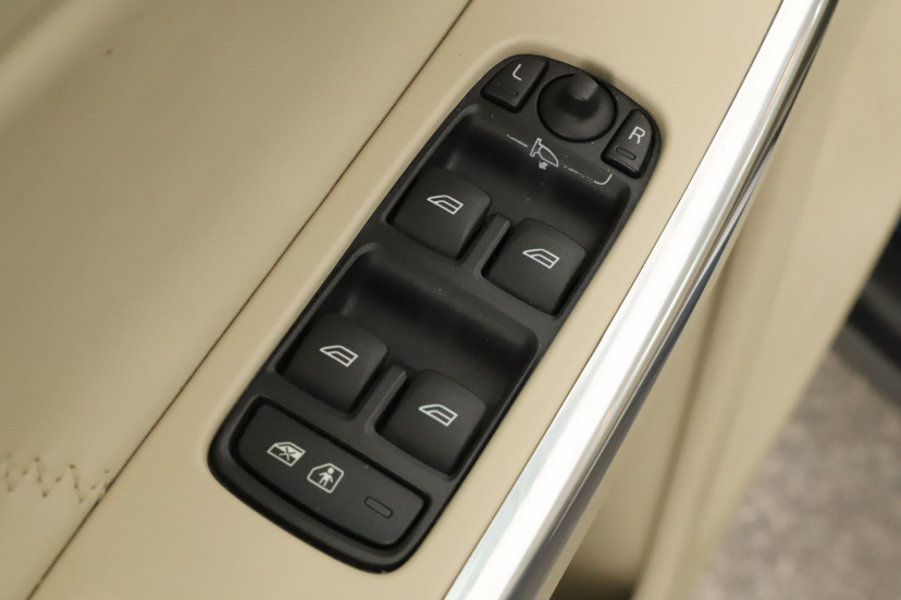 Volvo XC60, 2012
