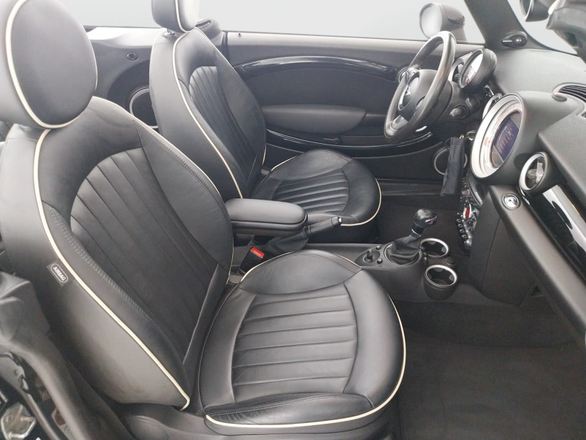 MINI Cabrio, 2011