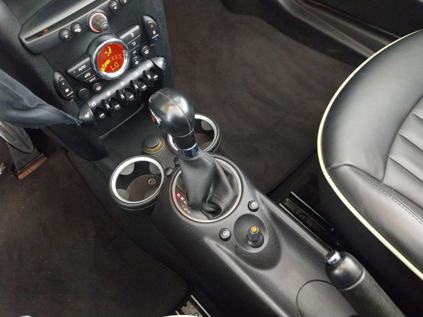 MINI Cabrio, 2011