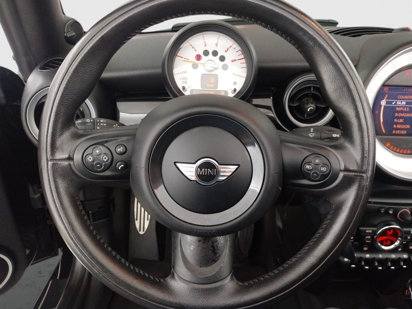 MINI Cabrio, 2011