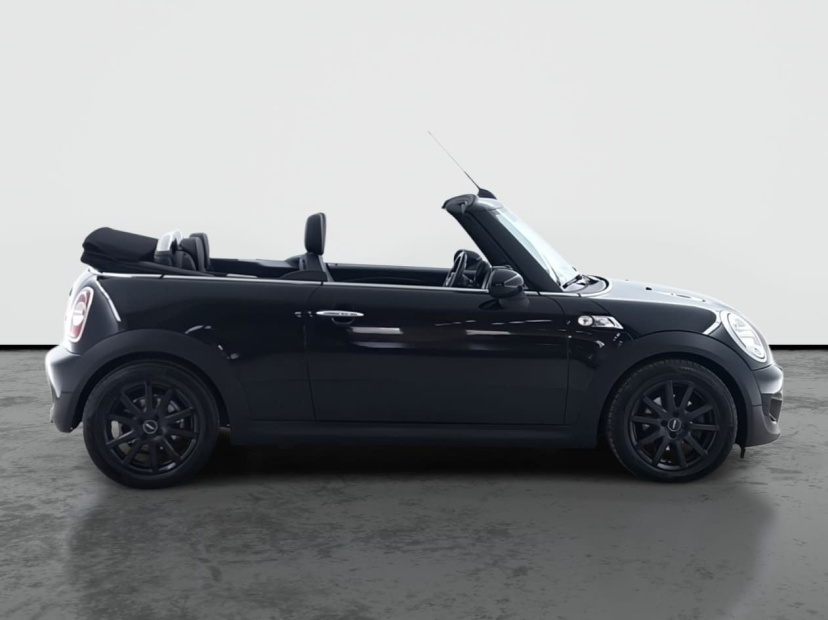 MINI Cabrio, 2011