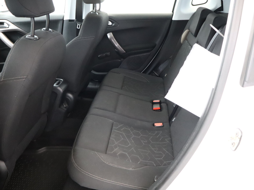 Peugeot 2008, 2016