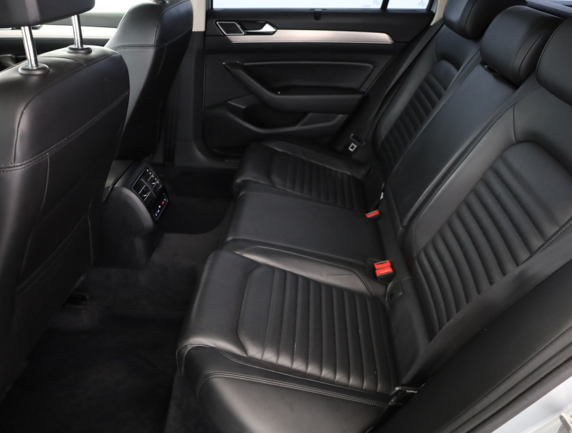 Volkswagen Passat, 2016