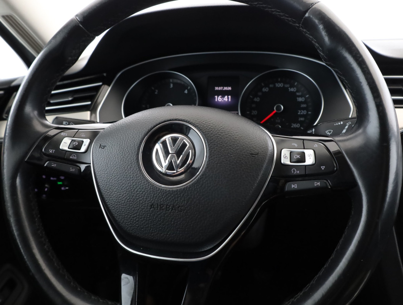 Volkswagen Passat, 2016