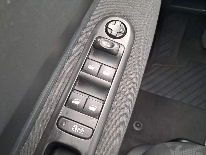 Peugeot 3008, 2012