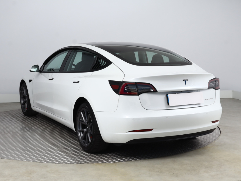 Tesla Model 3, 2020
