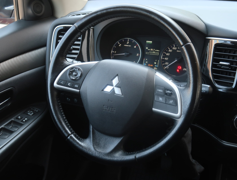 Mitsubishi Outlander, 2014