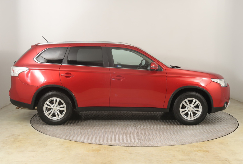 Mitsubishi Outlander, 2014