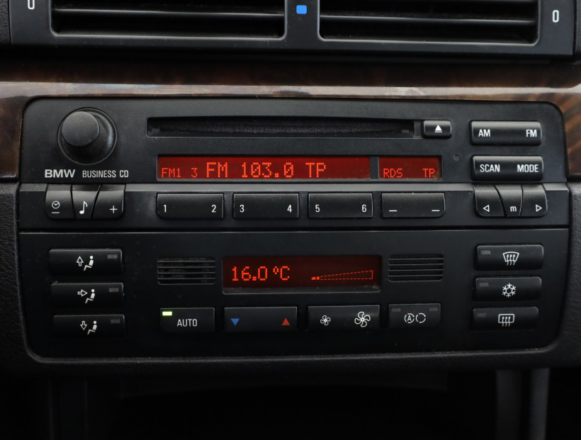 BMW 3, 2002