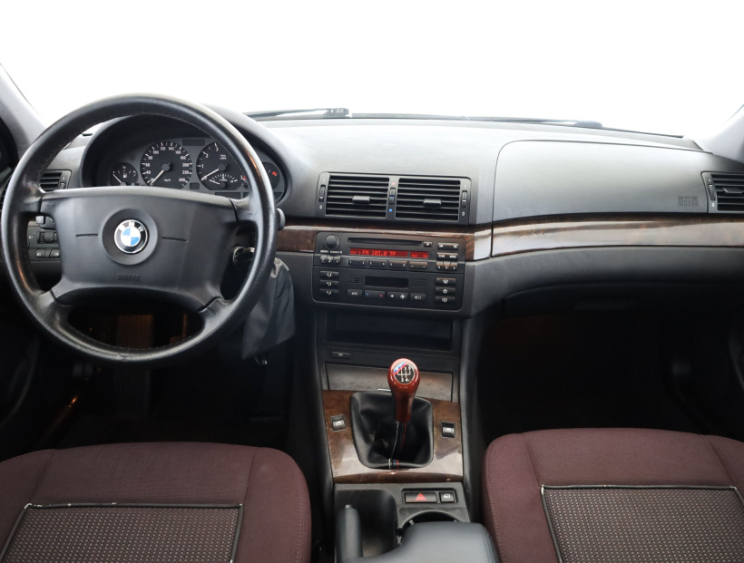 BMW 3, 2002