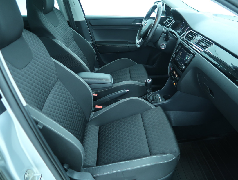 Škoda Rapid Spaceback, 2016