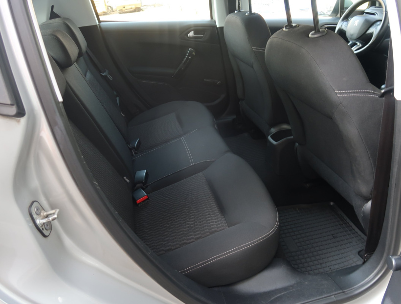 Peugeot 208, 2017