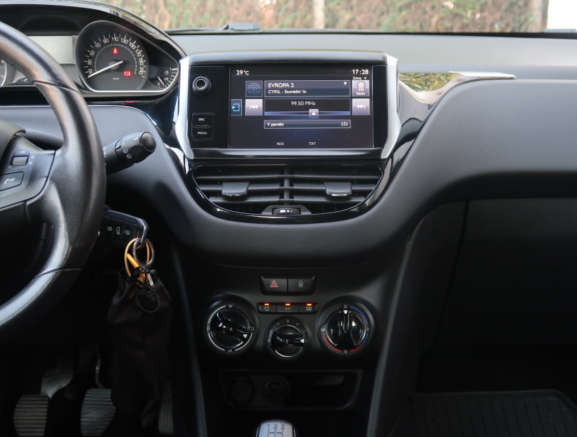 Peugeot 208, 2017