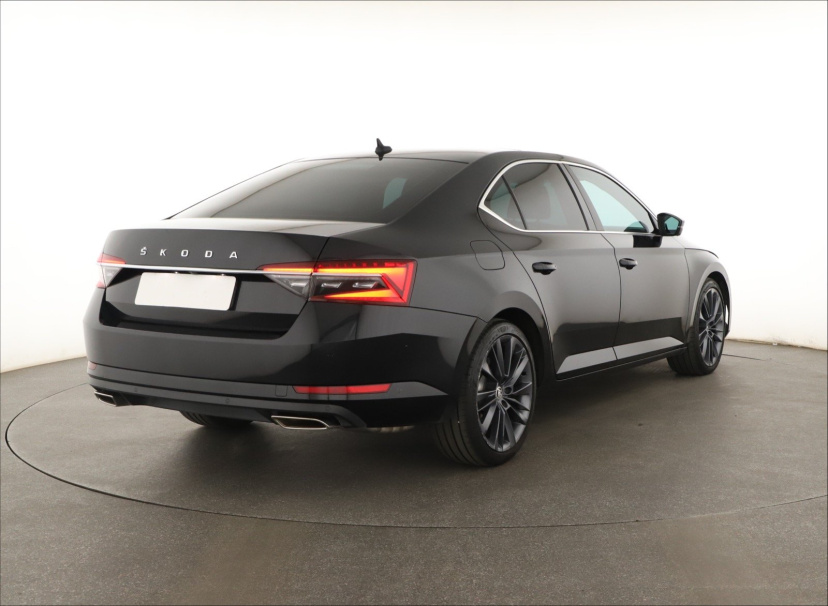 Škoda Superb, 2021