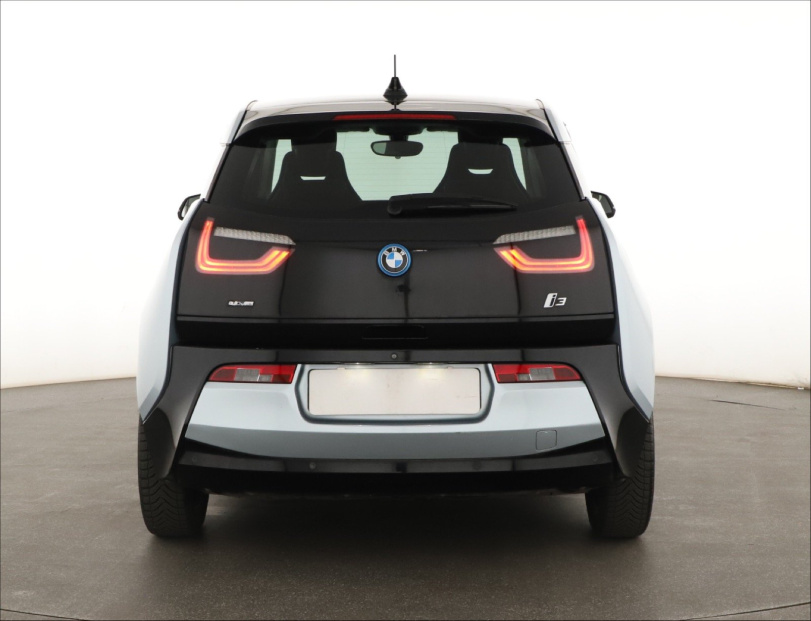 BMW i3, 2015