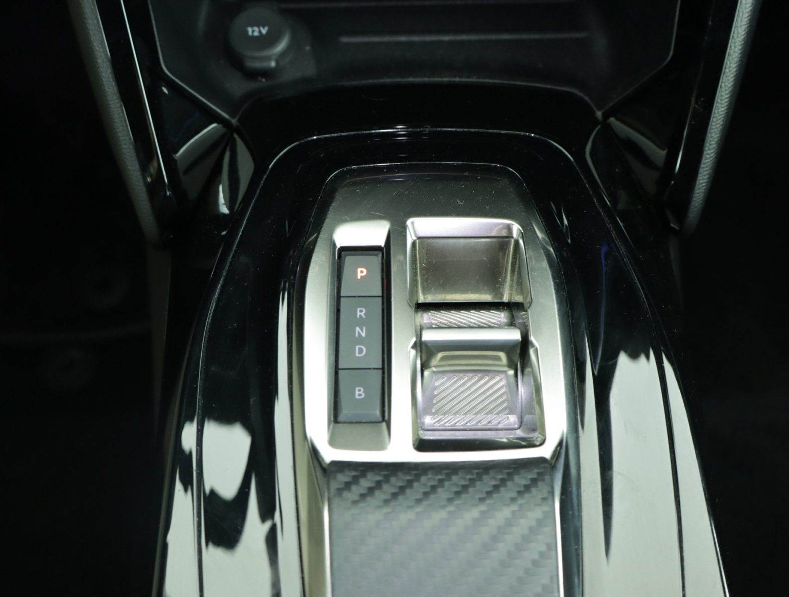 Peugeot e-2008 - 2023