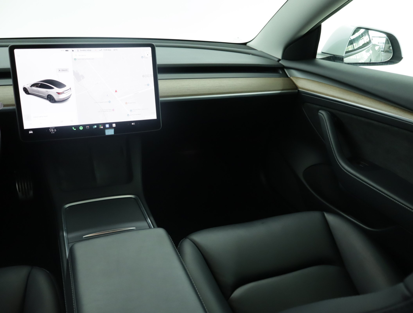 Tesla Model 3 Long Range AWD – fotografie 11