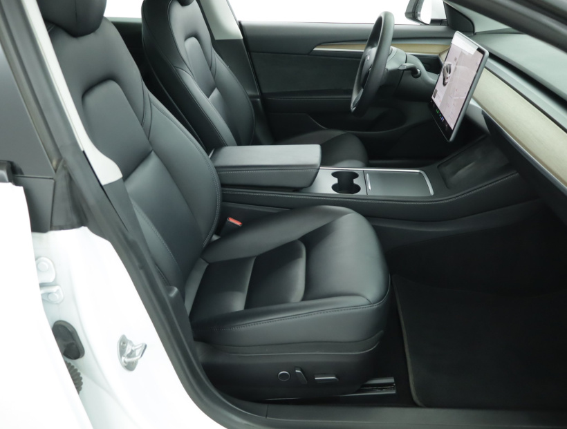 Tesla Model 3, 2021