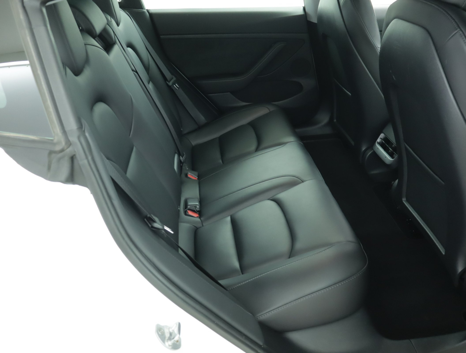 Tesla Model 3 Long Range AWD – fotografie 13