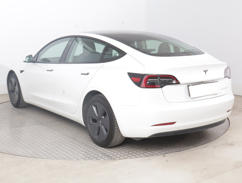Tesla Model 3, 2021