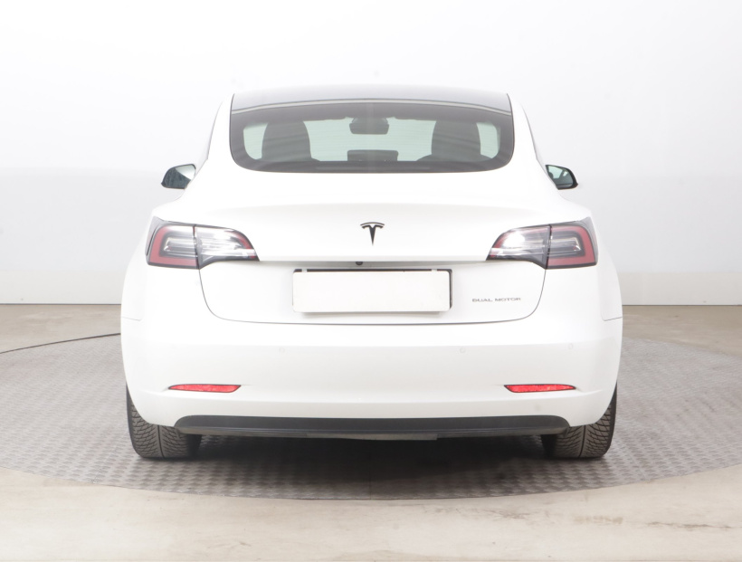 Tesla Model 3, 2021