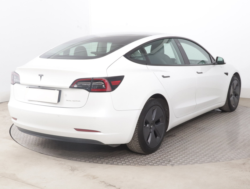Tesla Model 3, 2021