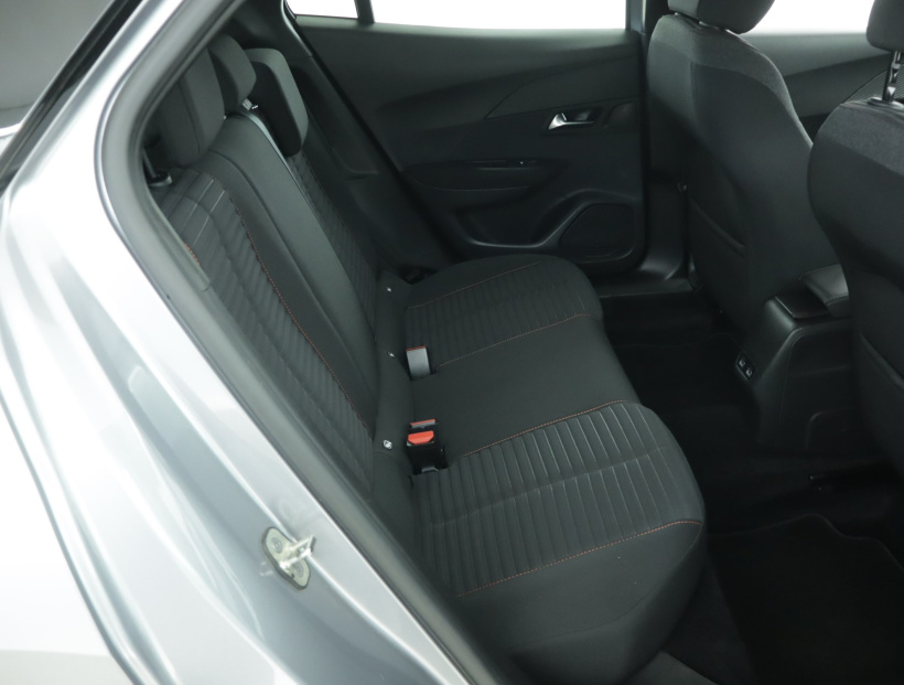 Peugeot e-2008, 2023