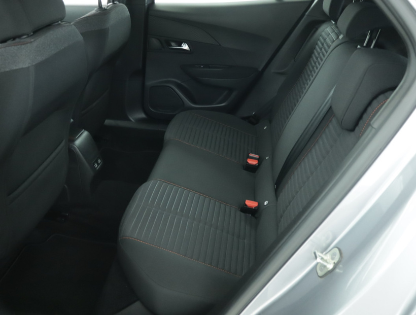 Peugeot e-2008, 2023